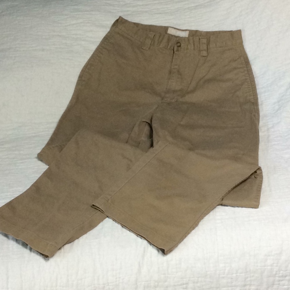 CRB Khakis size 30/32.  M139